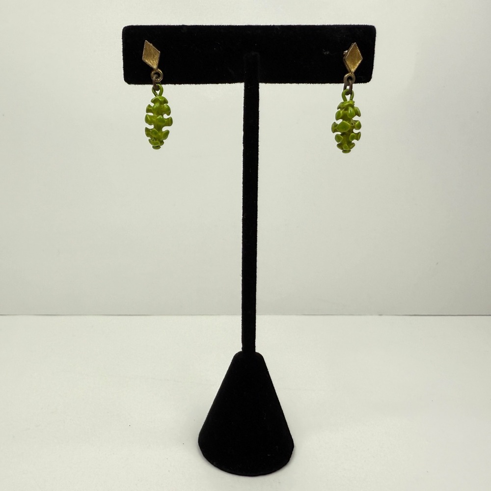 Vintage Green Pinecone Dangle Drop Earrings Gold Tone Retro Costume Jewelry